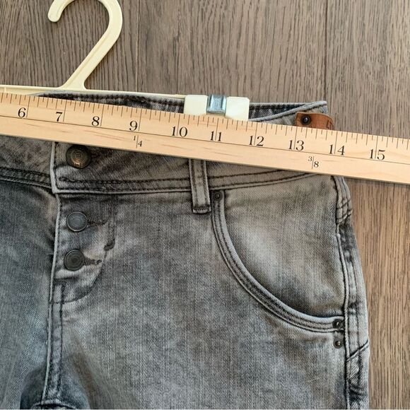 LTB Jeans Women’s Size 27 Gray Button Fly Studded pocket Raw Hem Distressed. - Picture 13 of 15